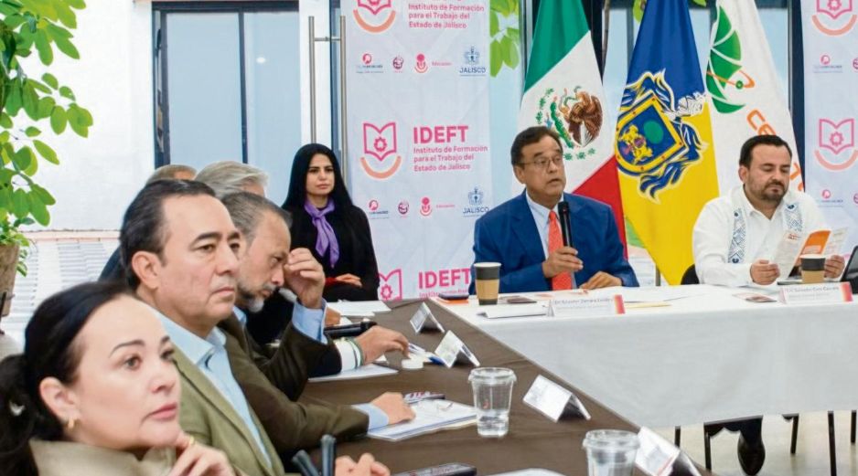 La junta directiva reconoció sólidos avances en capacitación y acreditación académica que presentó el director, Salvador Cosío Gaona. ESPECIAL