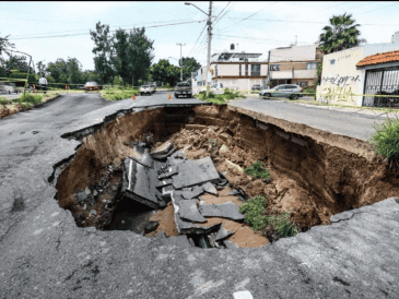 Los socavones son consecuencia, principalmente, de la vieja infraestructura de la ciudad. EL INFORMADOR / A. NAVARRO