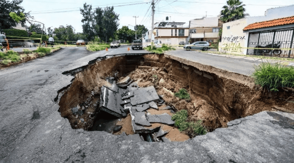 Los socavones son consecuencia, principalmente, de la vieja infraestructura de la ciudad. EL INFORMADOR / A. NAVARRO
