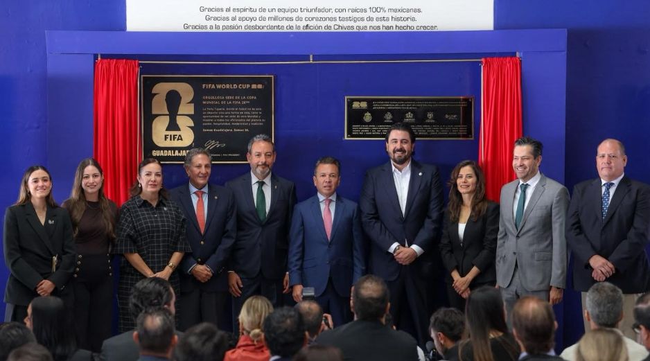 En el acto estuvieron presentes el gobernador de Jalisco, Pablo Lemus; la alcaldesa de Guadalajara, Verónica Delgadillo; el alcalde de Zapopan, Juan José Frangie, y el propietario de Chivas, Amaury Vergara. EL INFORMADOR / A. Navarro