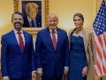 La pareja también defendió públicamente la relación y aseguró que el apoyo económico había sido un regalo personal y que las celebraciones no tuvieron una motivación política. ESPECIAL/IG/@bettinatrump