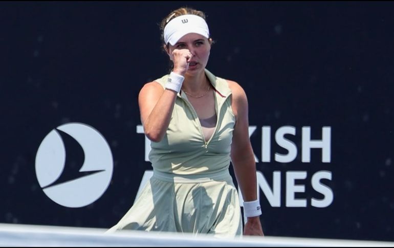 Kayla Day se impuso ante Elvina Kalieva en sets corridos durante un disputado encuentro de más de dos horas y media en el Guadalajara Open. CORTESÍA.
