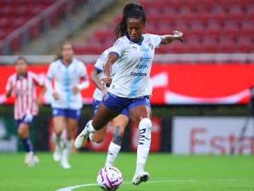 El Estadio AKRON activó el protocolo de cero tolerancia tras detectar insultos dirigidos a la futbolista Jermaine Seoposenwe. IMAGO7.