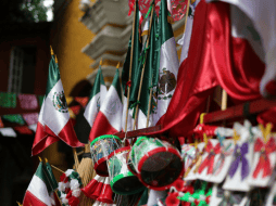 Para complementar la celebración, es fundamental considerar el impacto de nuestras compras, lo ideal es consumir y apoyar negocios mexicanos. CANVA