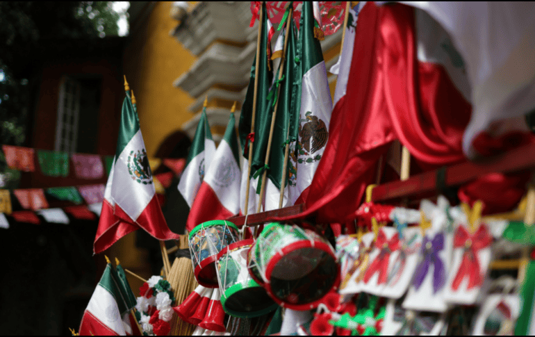 Para complementar la celebración, es fundamental considerar el impacto de nuestras compras, lo ideal es consumir y apoyar negocios mexicanos. CANVA