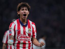 Santiago Sandoval aceleró su proceso de consolidación en Chivas al dar el salto directo desde la categoría Sub-17 al primer equipo por decisión de Gabriel Milito. IMAGO7.