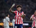 Chivas asumió la cima del Apertura 2026 al concluir la Jornada 8 tras golear a Pumas por 3-0. IMAGO7.