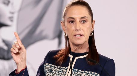 Claudia Sheinbaum pidió que se transparenten los mecanismos de las plataformas para seleccionar el contenido que muestran a sus usuarios. EFE/J. Méndez