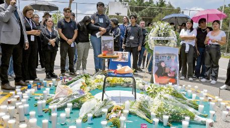 Compañeros de Claudia Tacoronte en México se reunieron para recordarla y exigir justicia por su muerte, bajo la consigna “Claudia no se olvida”. EFE
