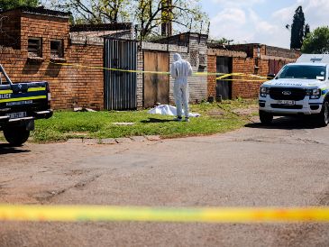 Las similitudes entre los casos son suficientemente preocupantes para intensificar las pesquisas y emitir una advertencia pública en Johannesburgo, Sudáfrica. ESPECIAL/AP