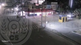 Sorprenden a hombre tirando basura en Guadalajara; llevaba los desechos en un diablito