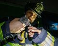 El gatito logró estabilizarse y fue entregado en buenas condiciones a su dueña. CORTESÍA/ Protección Civil y Bomberos de Guadalajara
