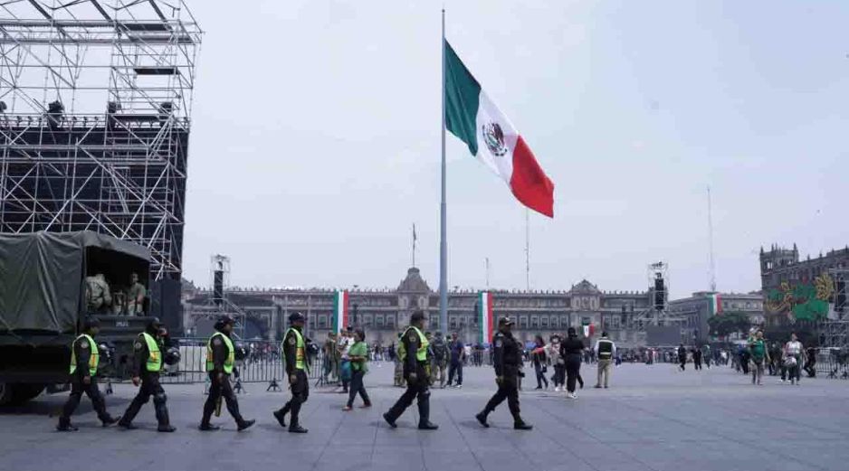 Esta noche será la ceremonia del 216 Aniversario del Grito de Independencia de Mexico en la plancha del Zócalo de la Ciudad de Mexico. SUN/F. ROJAS