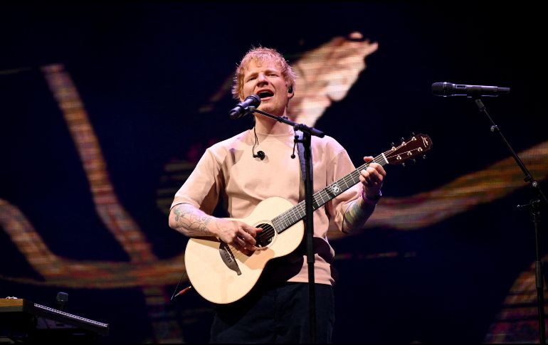 Cuatro de los artistas teloneros de la gira de Ed Sheeran anunciaron su renuncia en solidaridad con el rapero Macklemore. AFP
