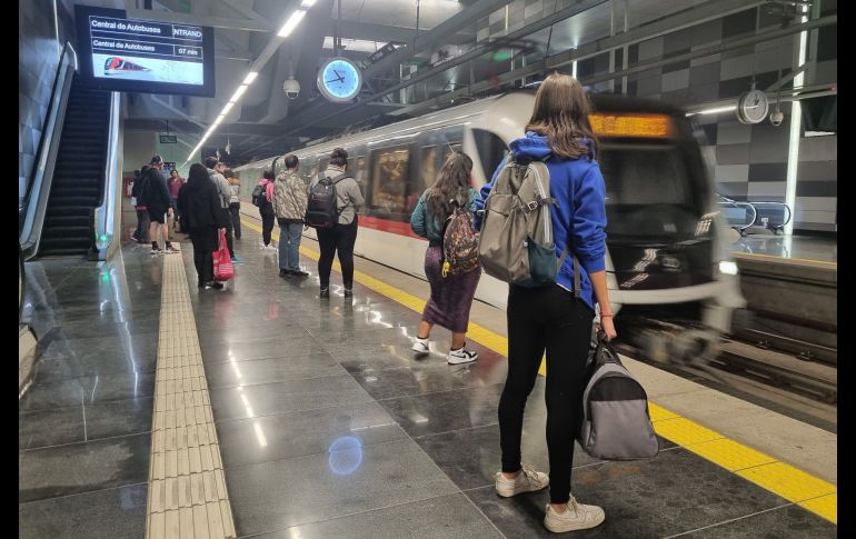 Conoce los ajustes operativos del SITEUR para este 16 de septiembre. Habrá modificaciones en el transporte público de Guadalajara por el desfile patrio. EL INFORMADOR/ARCHIVO