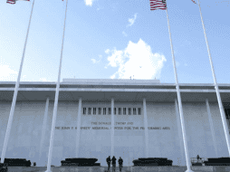 La insistencia de Trump en un reconocimiento físico de su trabajo en el edificio ha sido un punto de fricción persistente, alejando a muchos de los partidarios de la institución y enfrentando repetidos obstáculos legales. EFE/ARCHIVO