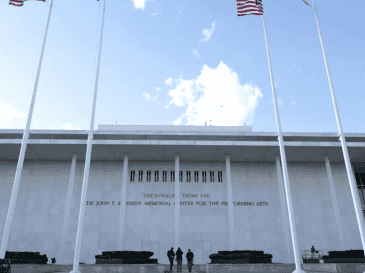 La insistencia de Trump en un reconocimiento físico de su trabajo en el edificio ha sido un punto de fricción persistente, alejando a muchos de los partidarios de la institución y enfrentando repetidos obstáculos legales. EFE/ARCHIVO