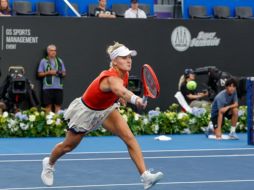 Peyton Stearns dio la sorpresa en el Guadalajara Open tras vencer en sets corridos a Diane Parry, quien lidió con frustración y molestias físicas en la rodilla. CORTESÍA/GDL OPEN.