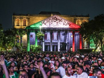 Cientos de familias y ciudadanos se congregaron en el Centro Histórico de Guadalajara para conmemorar el aniversario de la Independencia de México entre música, gastronomía y algarabía tricolor. EL INFORMADOR/A. NAVARRO.