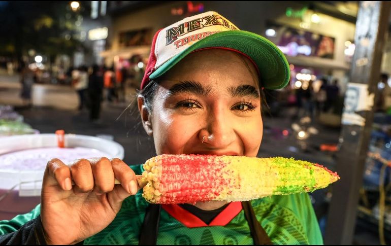 Cientos de familias y ciudadanos se congregaron en el Centro Histórico de Guadalajara para conmemorar el aniversario de la Independencia de México entre música, gastronomía y algarabía tricolor. EL INFORMADOR/A. NAVARRO.