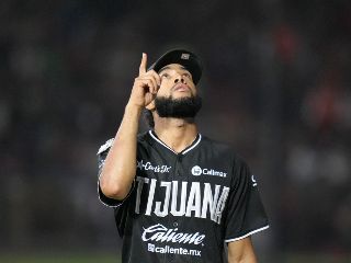 Adonis Medina fue el encargado de abrir el encuentro y respondió a la confianza con cinco innings de autoridad. IMAGO7