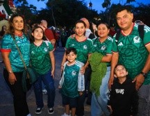 La familia Ruesga se uniformó de verde para celebrar la Independencia de México. EL INFORMADOR/J. Acosta