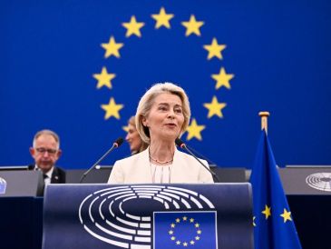 Ursula Von der Leyen no hizo ninguna referencia a los juegos en línea ni a los chatbots de IA, pero el proyecto de ley se aplicará tanto a las redes sociales como a los asistentes de inteligencia artificial, los chatbots y los juegos en línea. AFP / J. C. Verhaegen