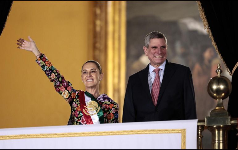 La presencia de Jesús María Tarriba en el Grito de Independencia generó preguntas sobre su papel junto a la Presidenta. EFE/ ARCHIVO