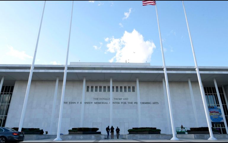 Fotografía de archivo de la fachada del Centro Kennedy de las Artes Escénicas, en Washington, Estados Unidos. EFE/ L. Nolly