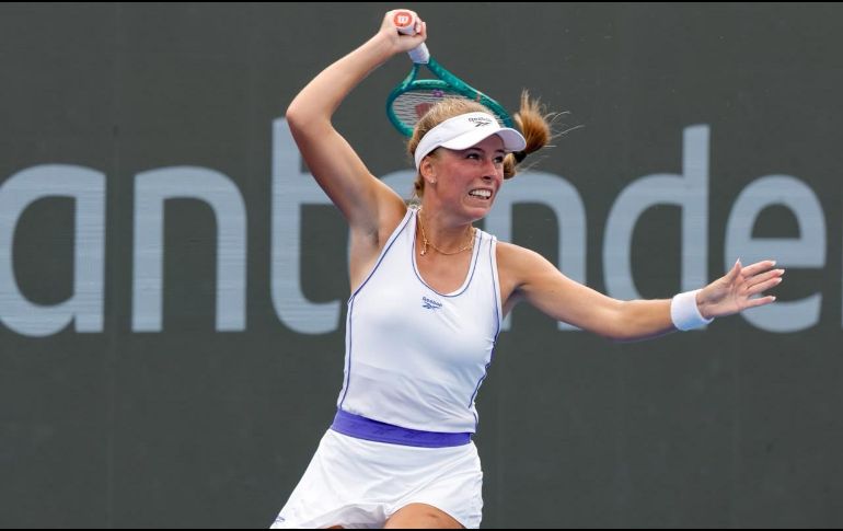 Magdalena Frech avanzó con paso firme a los cuartos de final del Guadalajara Open 2026 tras superar en sets corridos a la estadounidense Caroline Dolehide. CORTESÍA.