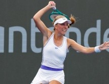 Magdalena Frech avanzó con paso firme a los cuartos de final del Guadalajara Open 2026 tras superar en sets corridos a la estadounidense Caroline Dolehide. CORTESÍA.