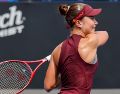 La campeona defensora Iva Jovic avanzó a los cuartos de final del Guadalajara Open tras superar en sets corridos a la turca Zeynep Sönmez en un intenso y disputado encuentro. CORTESÍA.