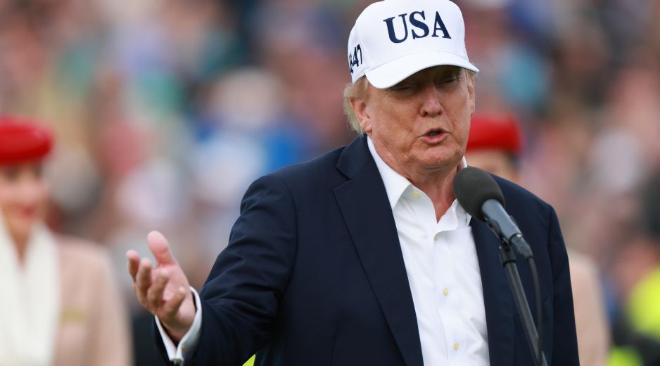 Donald Trump amenazó con imponer severos aranceles o suspender el comercio con Europa si la Unión Europea concreta la inclusión de Canadá bajo una figura especial de asociación. EFE.