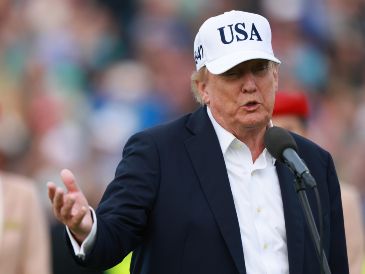 Donald Trump amenazó con imponer severos aranceles o suspender el comercio con Europa si la Unión Europea concreta la inclusión de Canadá bajo una figura especial de asociación. EFE.