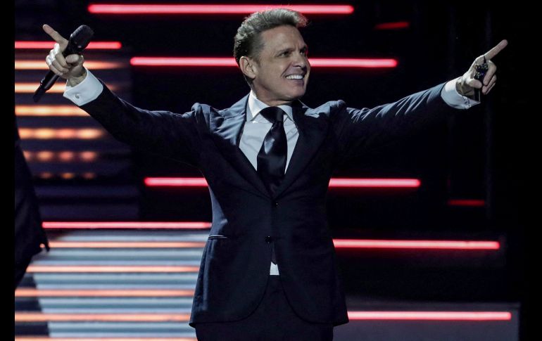 Luis Miguel anuncia una lata de Coca-Cola edición especial con su nombre para celebrar los 100 años de la marca en México. AFP/ARCHIVO