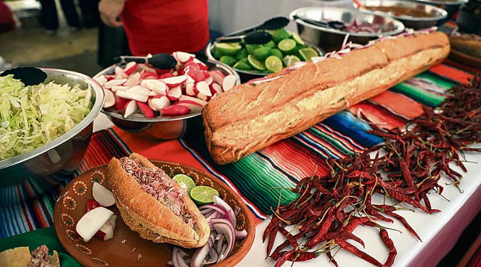 La torta ahogada es uno de los antojitos más representativos de la comida jalisciense. EL INFORMADOR