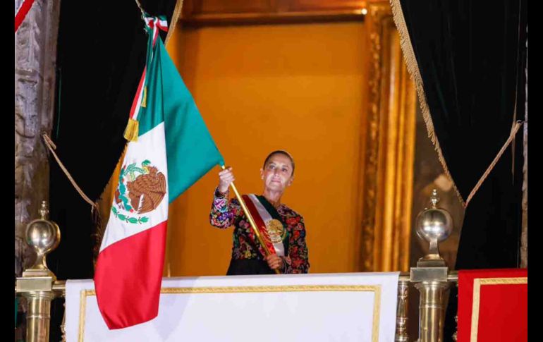 Desde Palacio Nacional, Sheinbaum salió la noche del 15 de septiembre para emitir las clásicas arengas en reconocimiento a los héroes y heroínas de la Independencia. SUN/D. Sánchez