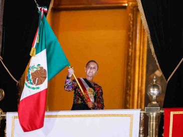 Desde Palacio Nacional, Sheinbaum salió la noche del 15 de septiembre para emitir las clásicas arengas en reconocimiento a los héroes y heroínas de la Independencia. SUN/D. Sánchez