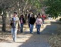 La comunidad del CUCBA paralizó vialidades en Nextipac exigiendo un alto a la inseguridad; denunciaron que deben caminar un largo tramo a oscuras en medio de temores. EL INFORMADOR/ARCHIVO
