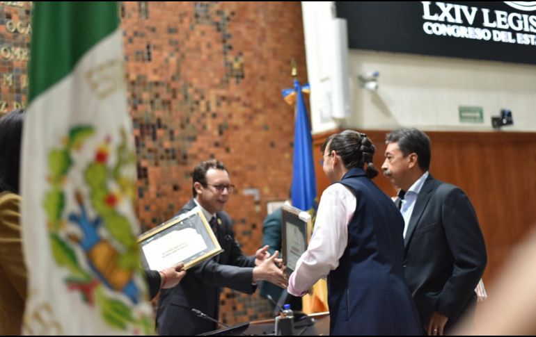 Autoridades estatales y judiciales participron en la ceremonia del Congreso del Estado. CORTESÍA