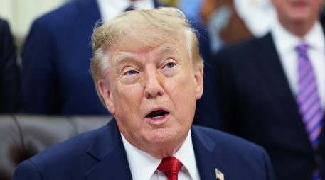 Trumpo aclaró en una rueda de prensa en el Despacho Oval que aún respalda a María Elvira Salazar aunque no está de acuerdo con ella. EFE/S. Corum