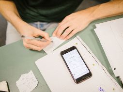 Consideran que los dispositivos móviles están afectando de manera importante la comprensión lectora de los estudiantes. ESPECIAL/PEXELS