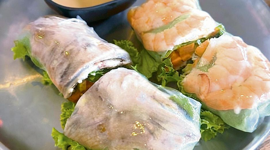 Disfruta de un menú conciso pero delicioso en Phonk Viet Food. ESPECIAL