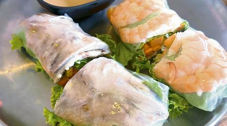 Disfruta de un menú conciso pero delicioso en Phonk Viet Food. ESPECIAL