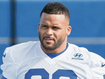 Aaron Donald. El estelar defensivo se ausentó la semana pasada del juego de los Rams en Melbourne. ESPECIAL