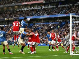 La defensa del Arsenal, considerada la mejor del campeonato e incluso de Europa, se vino completamente abajo ante unas Gaviotas sin complejos. AFP / G. Kirk