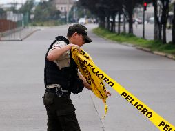 Los bomberos realizaron diversas maniobras para liberar a las personas afectadas. AFP/ARCHIVO