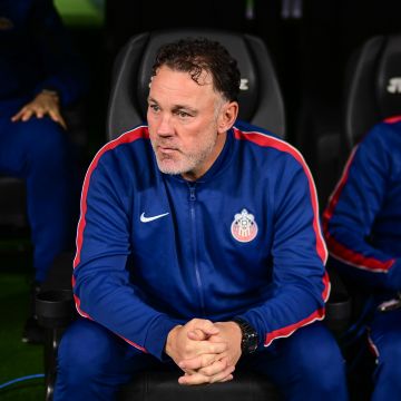 Tras el vertiginoso empate, Milito lamentó no haber sabido gestionar los tiempos ante la presión del acérrimo rival. IMAGO7/A. Chávez