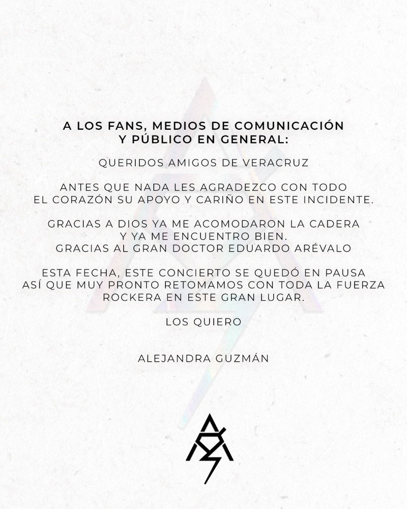En un comunicado, la vocalista agradeció la intervención del doctor Eduardo Arévalo, quien logró acomodar la prótesis en su sitio. ESPECIAL