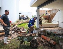 Ante la inconformidad de los colonos afectados en Lomas de Huizquillo, la alcaldesa Silvia Patricia Sánchez reconoció la omisión y anticipó que dialogará con la Conagua y propietarios privados para gestionar el control de los embalses. EL INFORMADOR/ J.ACOSTA.